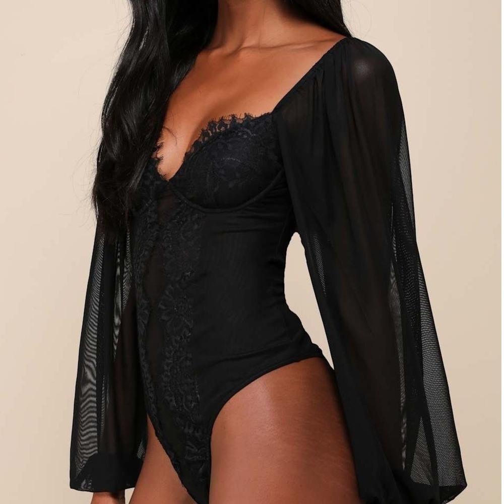 NEW Lulus Instant Attraction Black Long Sleeve Lace Bustier Bodysuit Size Small